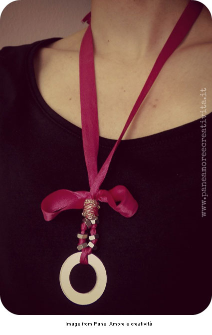 DIY necklace from ribbon and hardware