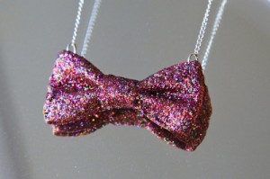 Bow Necklace