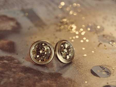 gold-glitter-button-earrings-finished