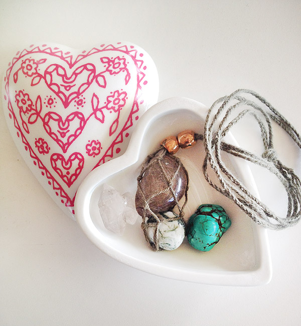 Diy Gemstone And Macrame Necklace